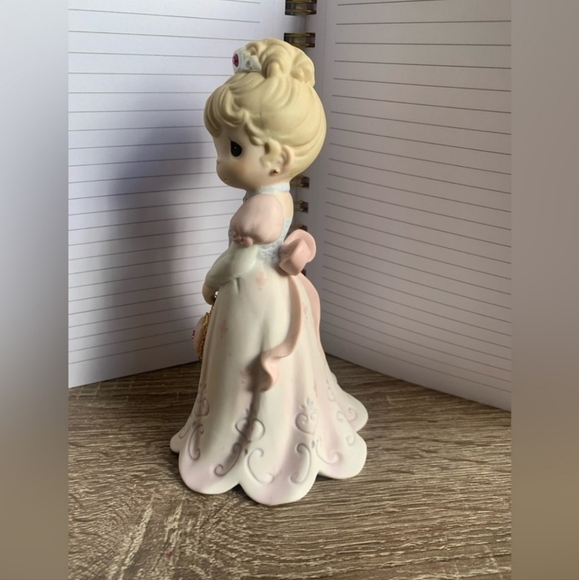 Precious Moments Your Love Fills My Heart Limited Edition - Picture 2 of 5